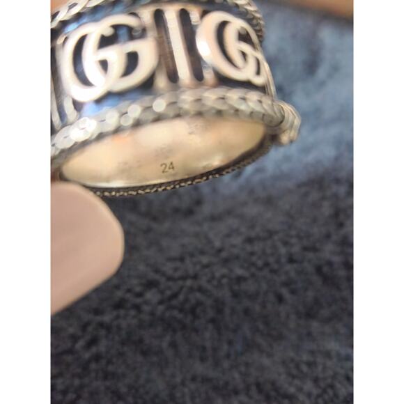 Elegant Gucci Marmont Snake Ring - Picture 5 of 6